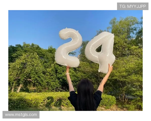 沈梦露24岁生日获勒沃库森祝福健康身体开启新征程 沈梦露24岁生日获勒沃库森祝福健康身体开启新征程
